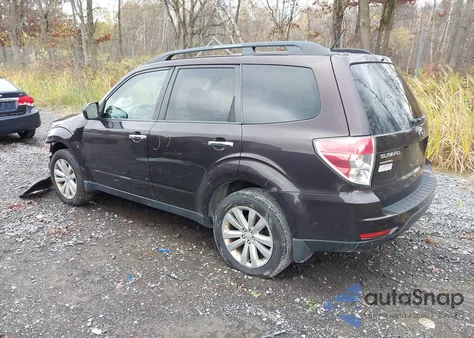 2013 Subaru Forester 2.5X Premium z USA, uszkodzony, nr VIN JF2SHADC1DH413517